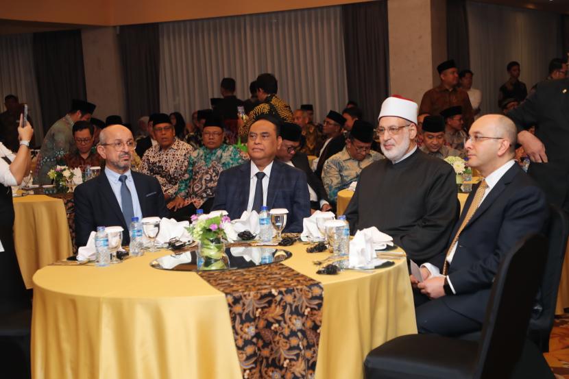 Ketua ASFA Foundation Komjen Pol (Pur) Syafruddin duduk bersama Wakil Grand Syekh Al Azhar Muhammad ad-Duwaeny