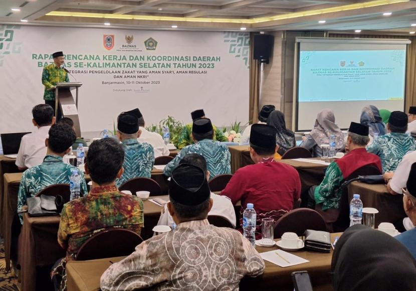 Ketua Badan Amil Zakat Nasional (Baznas) Prof Noor Achmad, mengapresiasi kinerja Baznas Kalimantan Selatan.