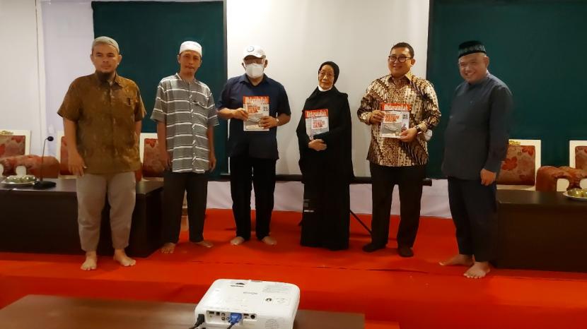 Ketua Badan Kerja Sama Antar Parlemen (BKSAP) DPR RI Dr Fadli Zon (ketua dari kanan) menjadi salah seorang narasumber diskusi peringatan 12 tahun peristiwa Mavi Marmara, di Gedung Pusat Dakwah Hdayatullah Jakarta, Selasa (31/5).