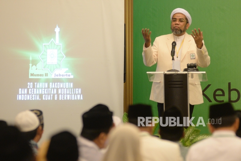 Ketua Badan Koordinasi Mubaligh (Bakomubin) Indonesia Ali Mochtar Ngabalin berpidato saat pembukaan Musyawarah Nasional II Muballigh Indonesia (Bakomubin), Jakarta, Jumat (16/12).