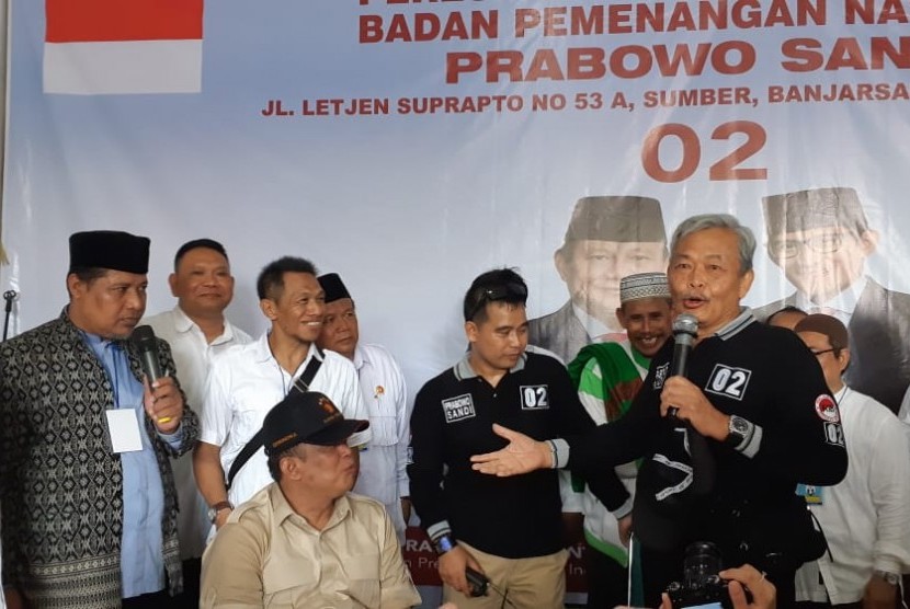 Ketua Badan Pemenangan Nasional (BPN) Prabowo-Sandi, Djoko Santoso, meresmikan Kantor Pusat BPN di Jl Letjen Suprapto No 53 A Sumber, Banjarsari, Solo, Jumat (11/1).