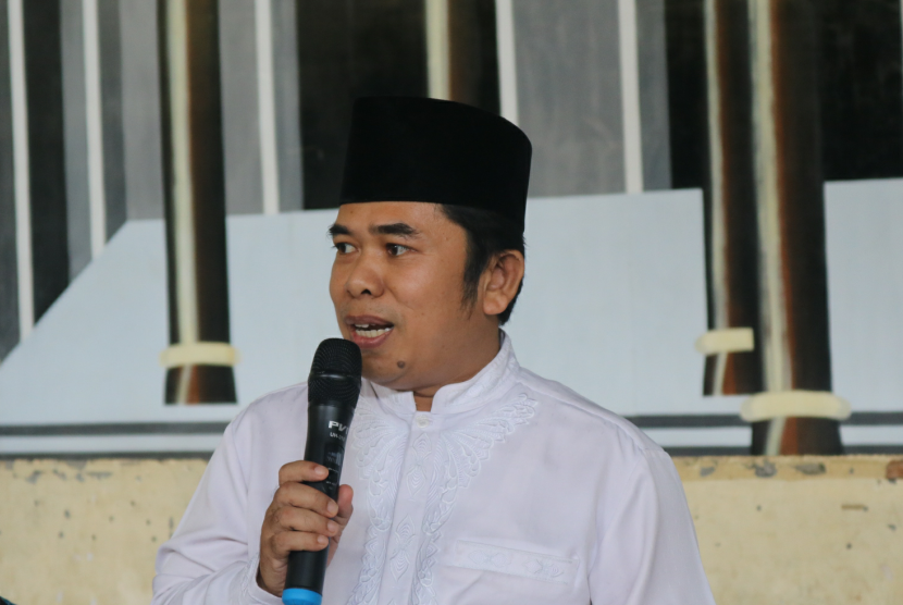 Ketua Pengurus Masjid Agung Nurul Iman Padang,  H Mulyadi Muslim Lc, MA.