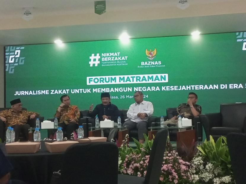 Ketua BAZNAS RI, Prof. Dr. KH. Noor Achmad saat menyampaikan pandangannya tentang program BAZNAS saat acara dialog pada Forum Matraman, Selasa (26/3), di Jakarta 
