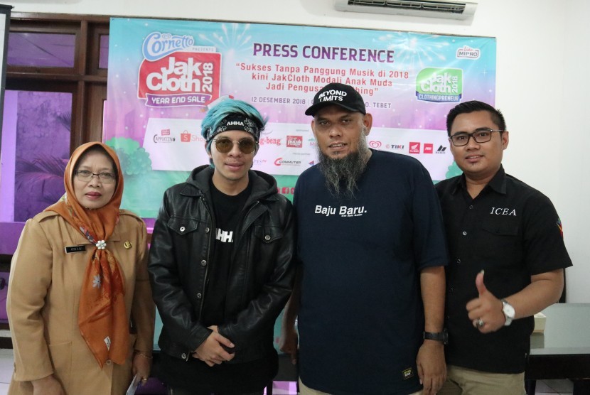  Ketua BEC Fuad Nur Hasan bersama panitia Jackloth 2018 saat press conference.