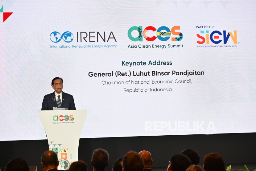 Ketua Dewan Ekonomi Nasional (DEN) Luhut Binsar Pandjaitan pada Singapore International Energy Week 2025
