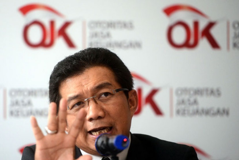 Chairman of  Indonesian Financial Service Agency, Muliaman D Hadad (file photo)