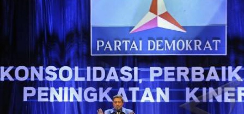 Ketua Dewan Pembina Partai Demokrat (PD) Susilo Bambang Yudhoyono memberikan pidato dalam pembukaan Rapat Koordinasi Nasional di Sentul International Convention Center, Bogor, Jawa Barat, Sabtu (23/7).