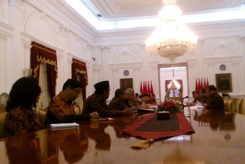 Ketua Dewan Pengarah BPIP serta sejumlah pengurus melakukan pertemuan dengan Presiden Jokowi di Istana Merdeka, Kamis (22/3). 