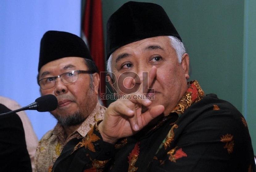 Ketua Dewan Pertimbangan Majelis Ulama Indonesia (Ketua Wantim MUI) Din Syamsuddin (kanan) dan Wakil Ketua Wantim MUI Didin Hafiduddin 