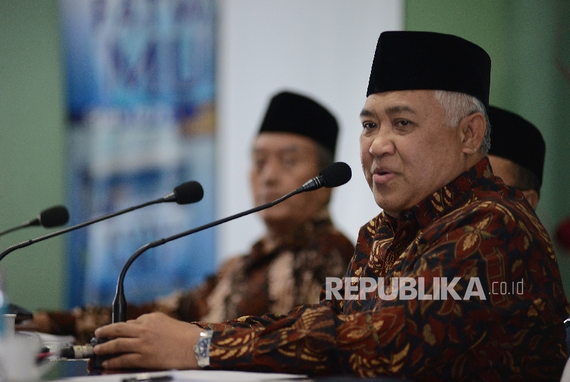 Ketua Dewan Pertimbangan MUI Din Syamsuddin memberikan pemaparan saat memimpin rapat pleno ke-15 Dewan Pertimbangan MUI di Jakarta, Rabu (22/2).
