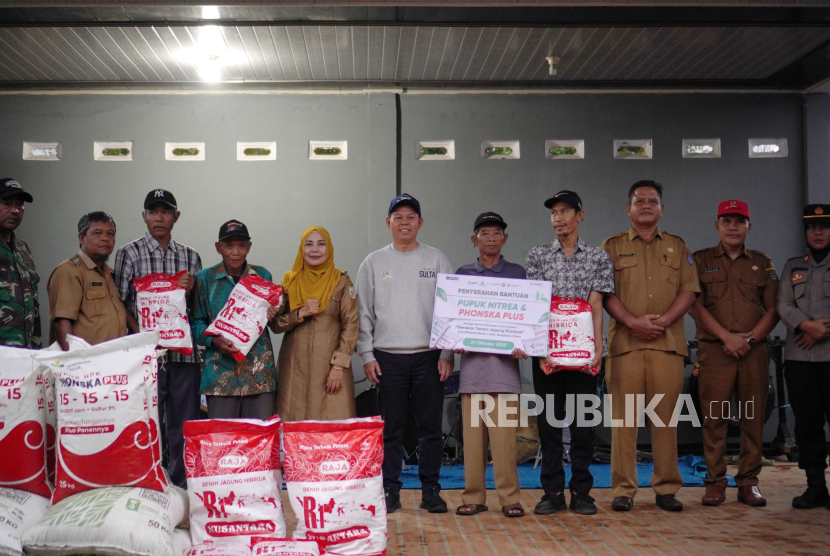 Senator Peduli Ketahanan Pangan, Ketua DPD Bantu Alsintan dan Benih Jagung di Padang Jaya