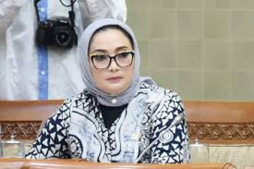 Ketua DPC Partai Demokrat Surabaya sekaligus anggota Komisi IX DPR, Lucy Kurniasari.