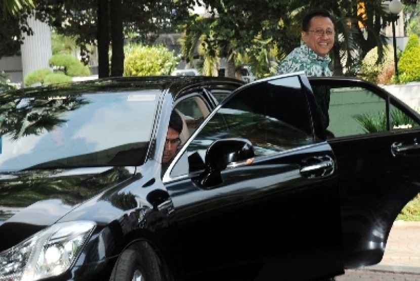 Ketua DPD Irman Gusman setiba di gedung KPK di Kuningan, Jakarta, Rabu (23/7).