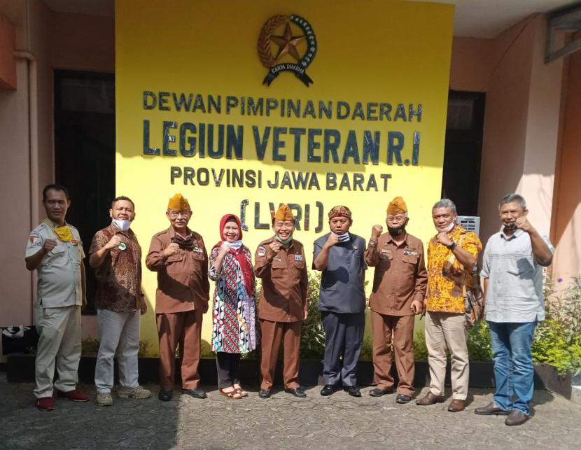 Ketua DPD Legiun Veteran Republik Indonesia (LVRI) Jawa Barat, Mayjen Purn Tayo Tarmadi meminta Pemuda Panca Marga (PPM) Jawa Barat untuk bersatu. Ia menyayangkan, terjadinya dualisme kepemimpinan di tubuh PPM Jawa Barat saat ini.