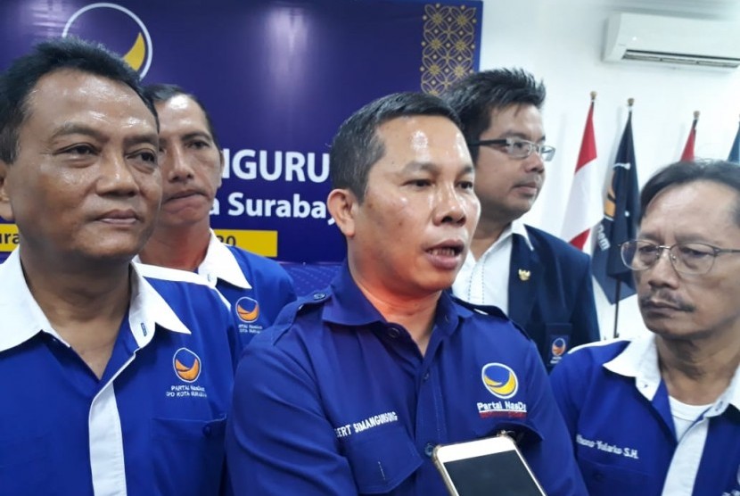 Ketua DPD Nasdem Surabaya Robert Simangunsong.