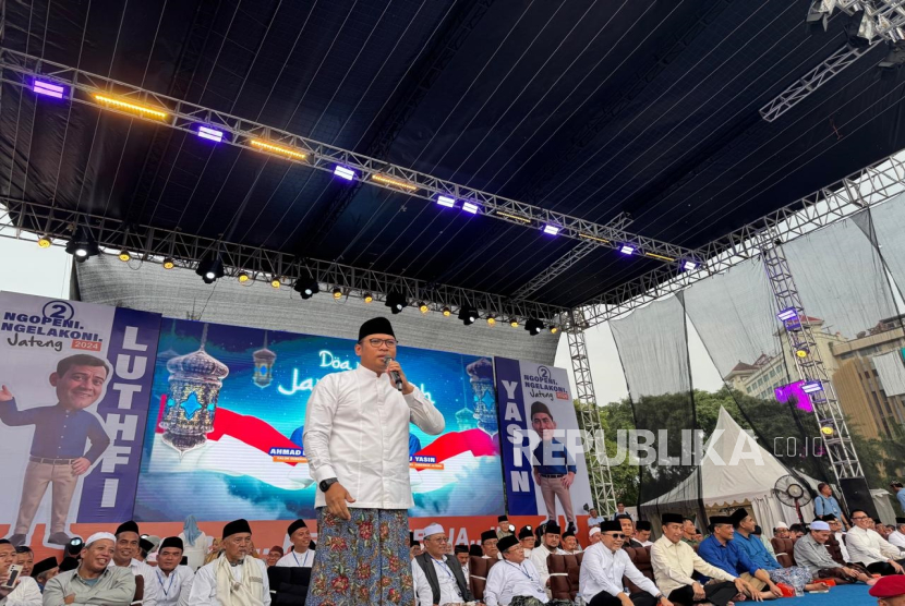 Ketua DPD Partai Gerindra Jateng, Sudaryono menghadiri doa bersama dalam kampanye akbar pasangan Ahmad Luthfi-Taj Yasin Maimoen di Lapangan Simpang Lima, Kota Semarang, Jateng, Sabtu (23/11/2024).