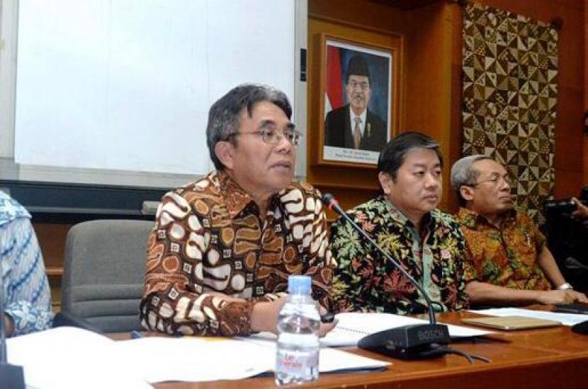Ketua DPD Partai Golkar Jawa Tengah Panggah Susanto (kiri).
