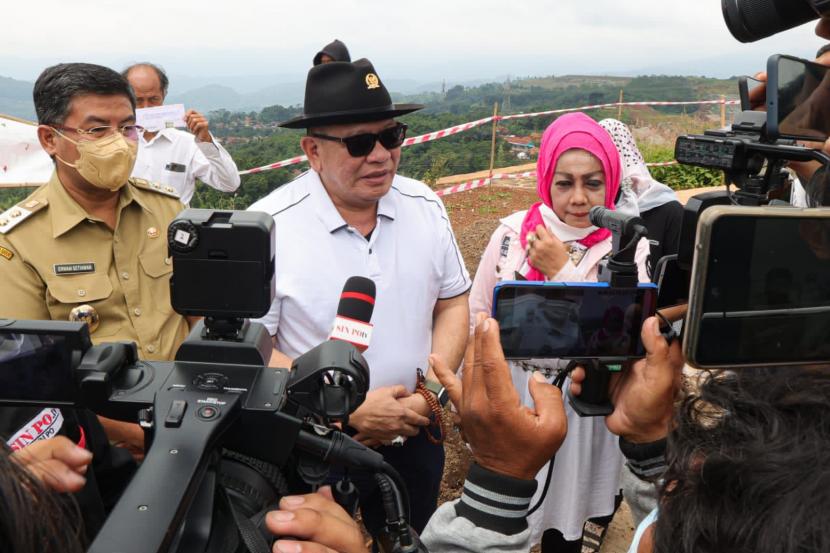 Ketua DPD RI, AA LaNyalla Mahmud Mattalitti meminta pihak terkait mendalami motif para pemudik menggunakan sampan menyeberani Selat Bali yang merenggut korban jiwa.