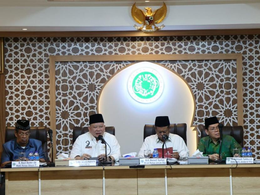  Ketua DPD RI bersama jajaran dengan menyambangi Majelis Ulama Indonesia (MUI) Pusat di kawasan Jakarta Pusat, Kamis (2/11/2023).
