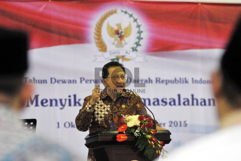 Ketua DPD RI Irman Gusman beraudiensi pada perayaan HUT DPD RI ke-11 di pelataran gedung Nusantara V Kompleks Parlemen, Jakarta, Rabu (1/10).