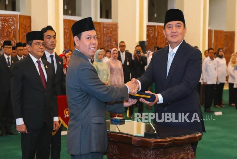 Ketua DPD Sultan Bachtiar Najamudin melantik Irjen Mohammad Iqbal sebagai Sekjen DPD RI.