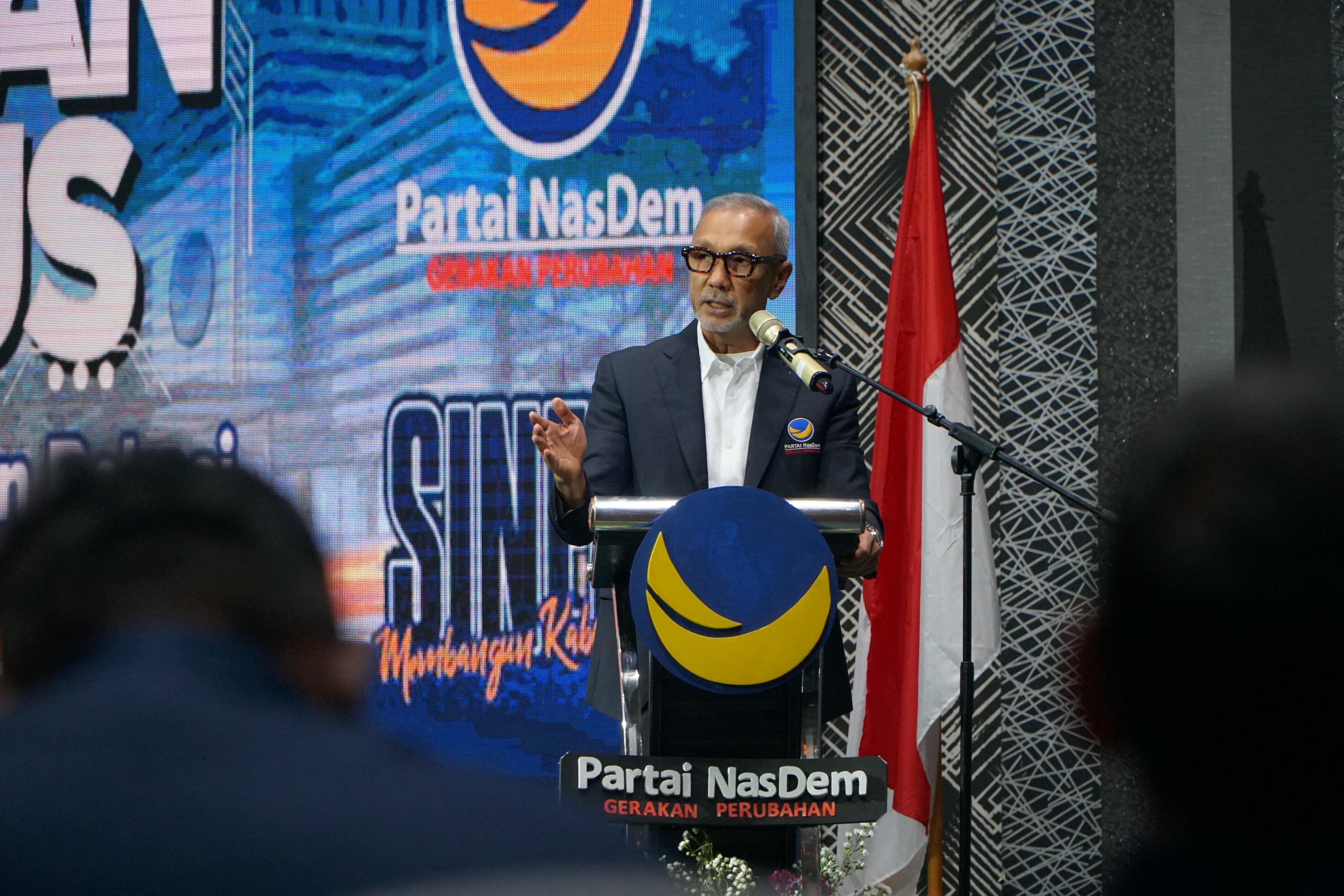 Ketua DPP Nasdem Bidang Pemenangan Pemilu Provinsi Jawa Barat, Idris Sandiya, saat pelantikan pengurus DPD Nasdem Kabupaten Bekasi, Sabtu (23/8/2025).