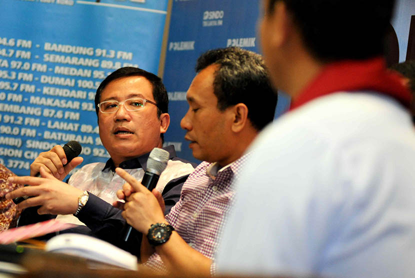 Ketua DPP Partai Demokrat Didi Irawadi Samsudin (kiri)