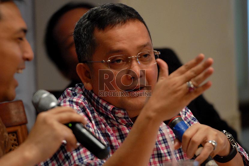 Ketua DPP PDIP Trimedya Panjaitan saat menjadi pembicara dalam diskusi polemik di Jakarta