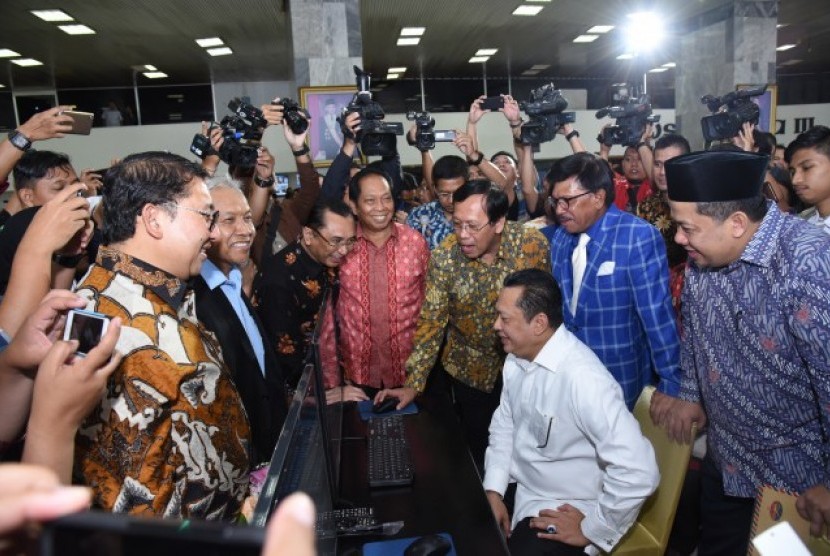 Ketua DPR Bambang Soesatyo dalam acara kegiatan penyampaian SPT Pajak Tahunan.