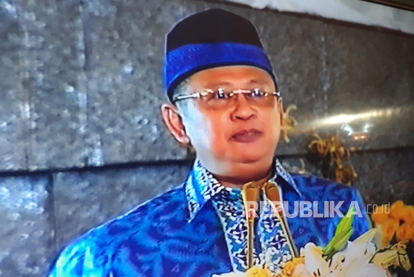 Ketua DPR Bambang Soesatyo menggelar buka puasa bersama yang dihadiri Presiden Joko Widodo Wakil Presiden Jusuf Kalla, jajaran menteri, petinggi partai politik, dan anggota DPR di rumah dinasnya, Komplek Widya Candra, Jakarta, Senin (28/5).