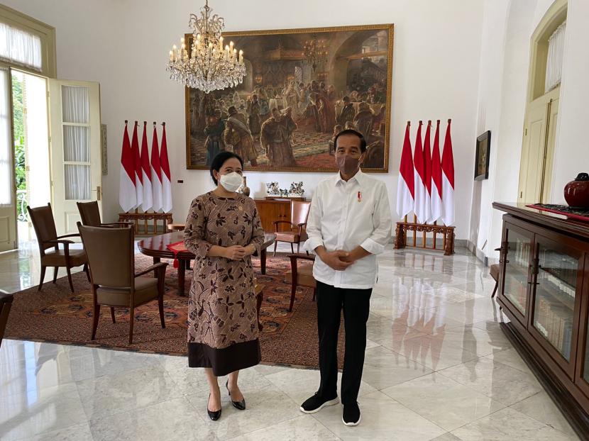 Presiden Jokowi bersama Ketua DPR RI Puan Maharani (foto ilustrasi)