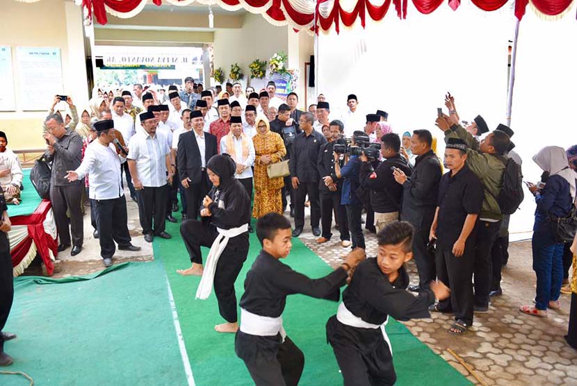  Ketua DPR Setya Novanto melakukan Safari Ramadhan ke Pondok Pesantren Sabilil Muttaqien di Takeran, Kabupaten Magetan, Jawa Timur, Rabu (14/6). 