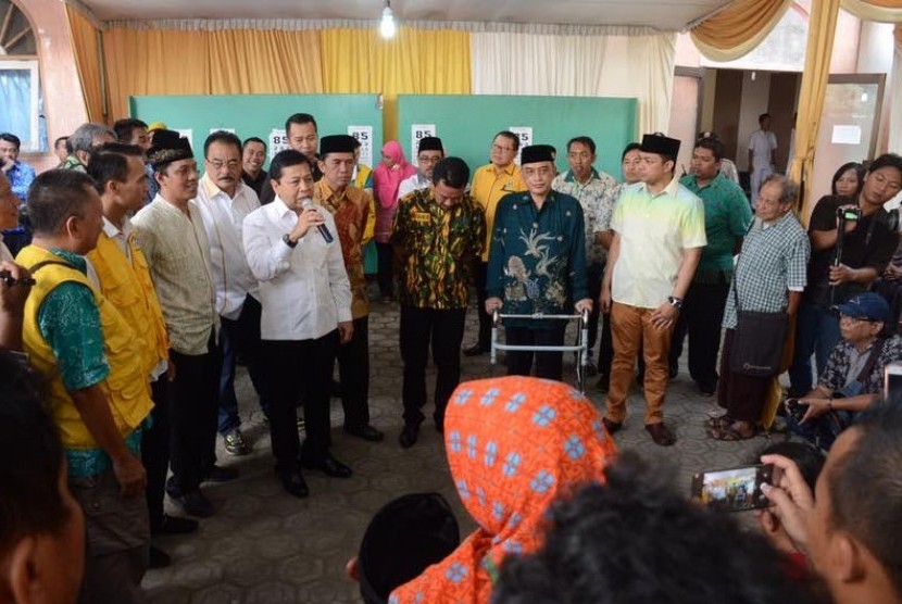 Ketua DPR Setya Novanto menghadiri operasi katarak yang diselenggarakan oleh LKK NU Jombang.