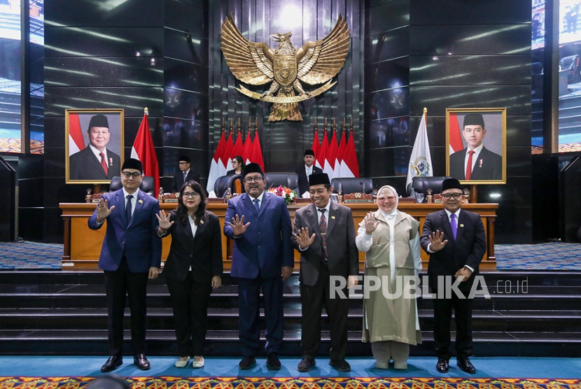 Ketua DPRD DKI Jakarta, Khoirudin menandatangani MoU Rancangan KUA-PPAS APBD Tahun 2026, Rabu (13/8/2025), ditetapkan anggaran Rp 95,3 triliun.