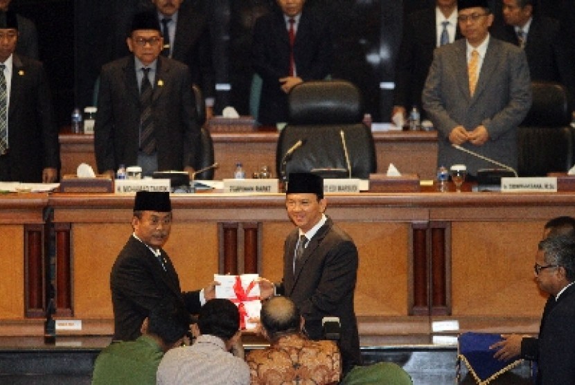 Ketua DPRD DKI Jakarta Prasetyo Edi Marsudi bersama Gubernur Ahok.