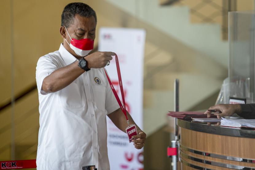 Ketua DPRD DKI Jakarta Prasetyo Edi Marsudi bersiap menjalani pemeriksaan di Gedung Merah Putih KPK, Jakarta, Selasa (21/9/2021).