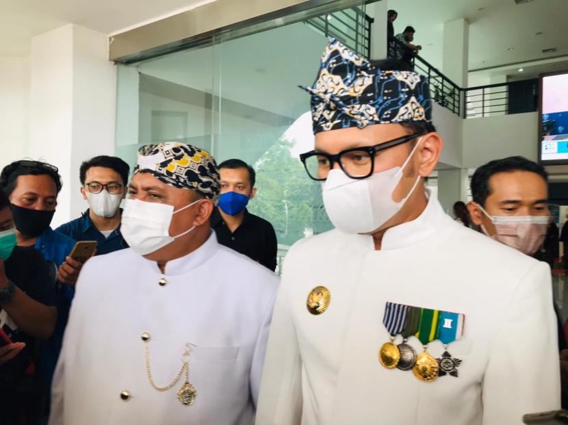 Ketua DPRD Kota Bogor, Atang Trisnanto (kiri) dan Wali Kota Bogor, Bima Arya Sugiarto (kanan). Bima Arya sebut Ketua DPRD Kota Bogor Atang Trisnanto layak maju jadi calon walkot.