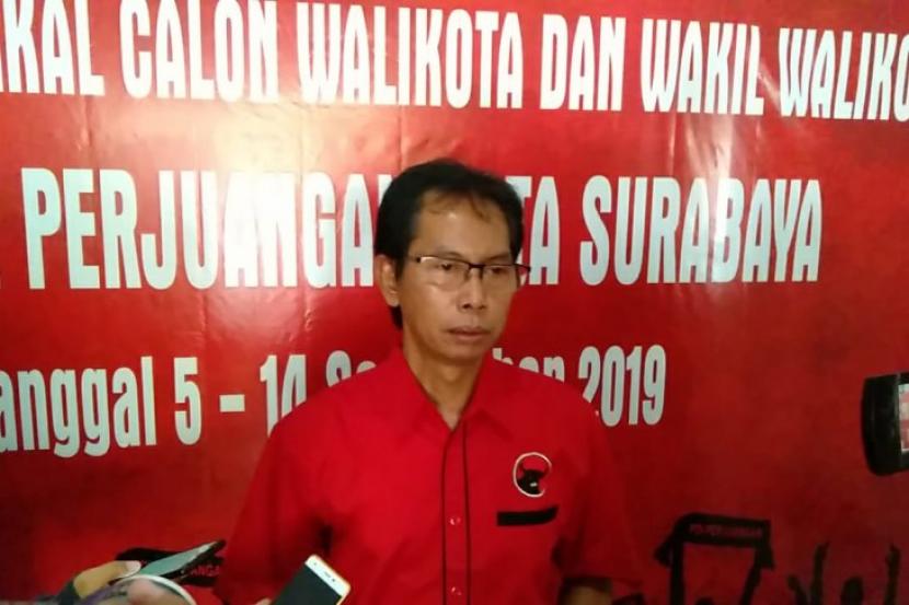 Ketua DPRD Surabaya Raih Penghargaan Tokoh Politik Daerah. Ketua DPRD Kota Surabaya, Adi Sutarwijono.