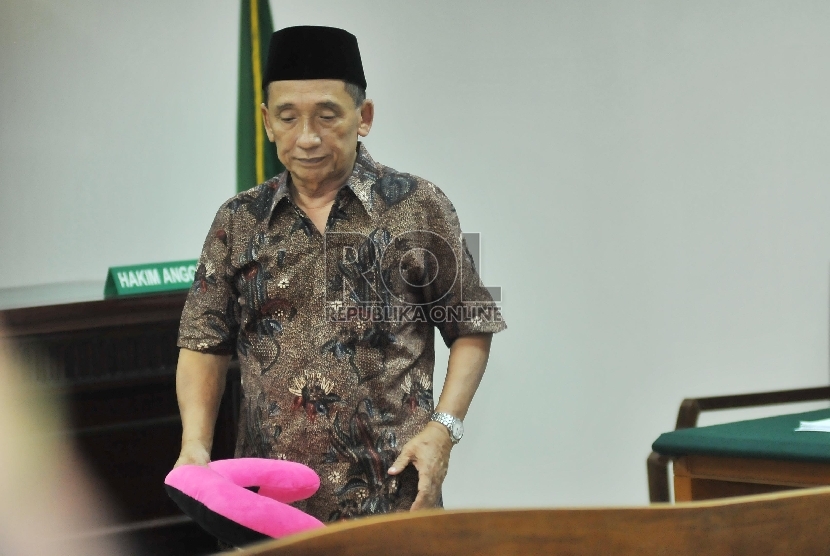 Ketua DPRD nonaktif Bangkalan Fuad Amin Imron menjalani sidang dengan agenda keterangan saksi ahli di Pengadilan Tipikor, Jakarta, Senin (22/6). 
