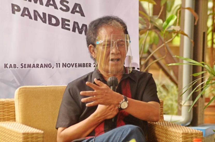 Ganjar Pimpin Doa untuk Kesembuhan Ketua DPRD Jateng. Ketua DPRD Provinsi Jawa Tengah, Bambang Kusriyanto.