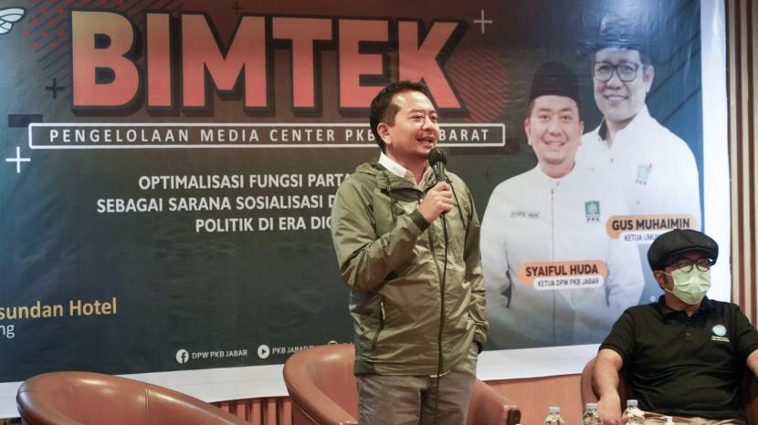 Ketua DPW PKB Jawa Barat, Syaiful Huda, mengatakan, partai politik manapun saat ini tidak bisa memandang sebelah mata perkembangan teknologi komunikasi yang kian pesat.