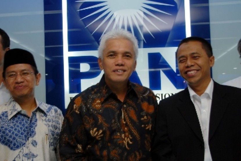 Ketua Fraksi PAN Tjatur Sapto Edy, Ketua Umum PAN Hatta Rajasa dan Waketum PAN Drajad Wibowo