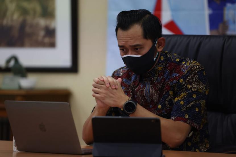 Ketua Fraksi Partai Demokrat DPR, Edhie Baskoro Yudhoyono alias Ibas, mengajak warga tetap optimis menghadap pandemi Covid-19 