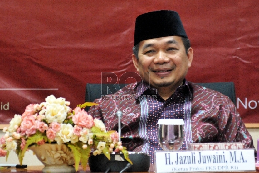 Ketua Fraksi Partai Keadilan Sejahtera (FPKS) DPR Jazuli Juwaini pada pembukaan Focus Group Discussion (FGD) bertema “Optimalisasi Tugas DPR RI sebagai Pejuang Aspirasi Rakyat” yang akan diselenggarakan di Ruang Pleno Fraksi PKS DPR RI, Selasa (17/11).