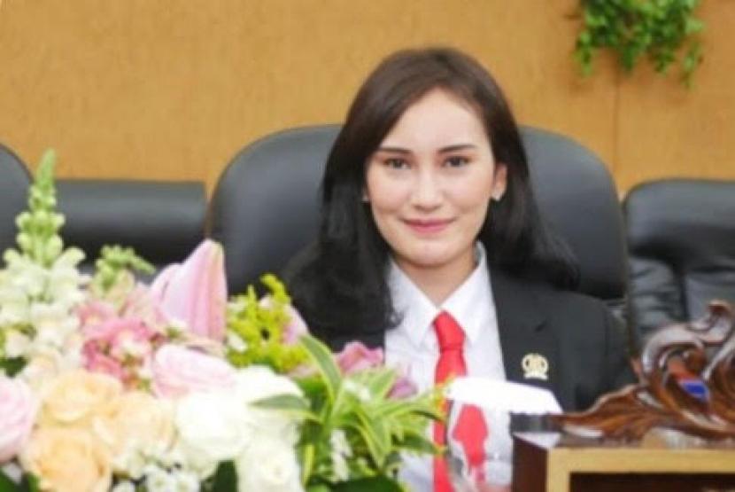 Ketua Fraksi PDIP DPRD Kota Tangsel, Putri Ayu Annisa.