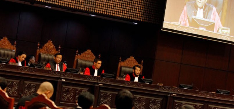 Ketua Hakim Konstitusi memimpin sidang pengujian materi undang-undang di Mahkamah Konstitusi, Jakarta