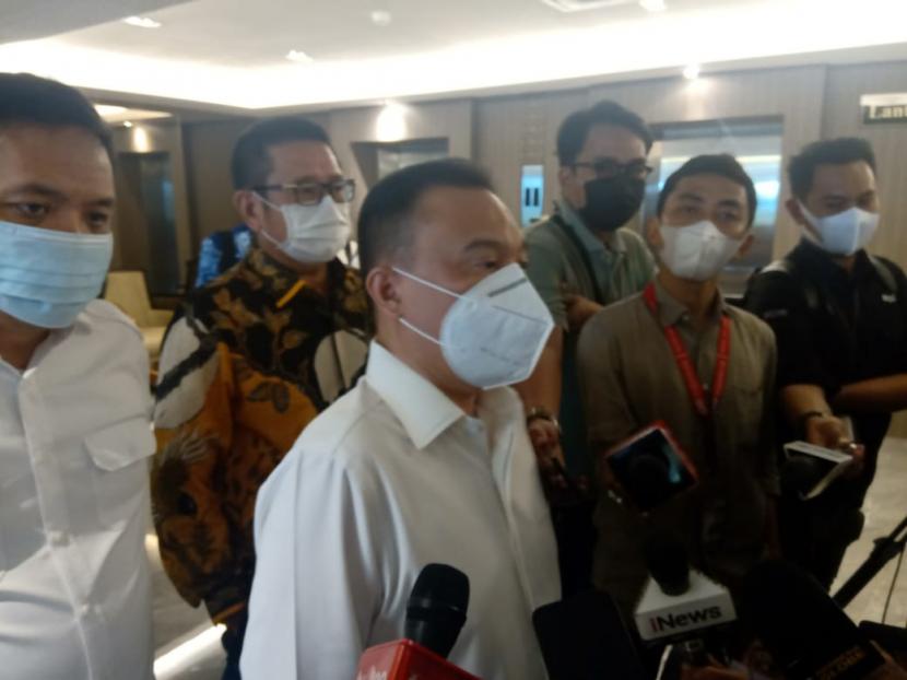 Ketua Harian DPP Partai Gerindra, Sufmi Dasco Ahmad menanggapi penangkapan Menteri Kelautan dan Perikanan Edhy Prabowo, di Gedung Nusantara III, Kompleks Parlemen, Jakarta, Rabu (25/11).