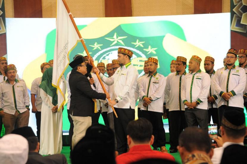 Ketua Himpunan Pengusaha Santri Indonesia (HIPSI) Gus Sulaiman resmi melantik kepengurusan Dewan Pengurus Wilayah (DPW) HIPSI Aceh masa khidmat 2022-2026 di Hermes Palace Hotel, Rabu (31/8/2022).