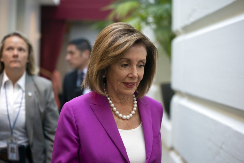 Ketua House of Representative Amerika Serikat (AS) Nancy Pelosi di Capitol, Washington sebelum meloloskan resolusi mengecam komentar rasialis Presiden AS Donald Trump, Selasa (16/7).