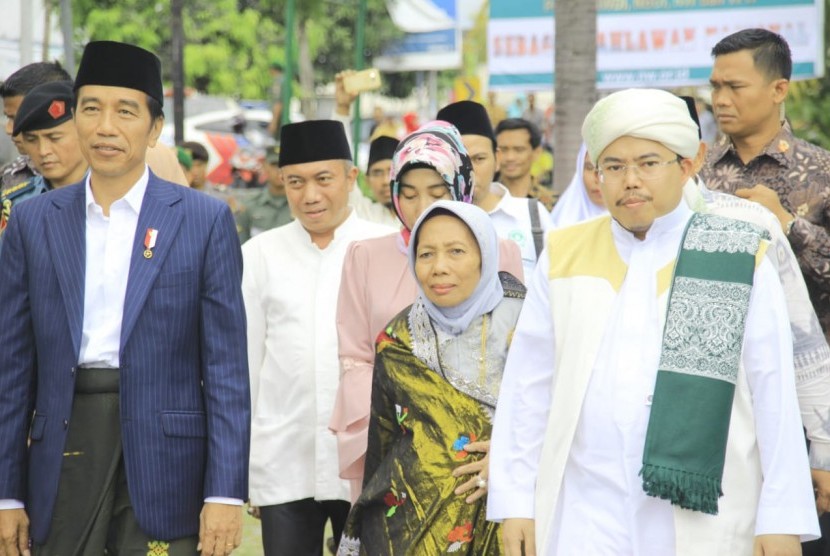 Ketua I Pengurus Besar Nahdlatul Wathan (PB NW) Tuan Guru Bajang (TGB) KH M Zainuddin Atsani (kanan) bersama Presiden Jokowi, beberapa waktu lalu.